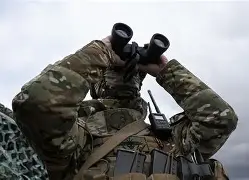 leyusport-摩托骑士路遇车祸立即停车报警救援